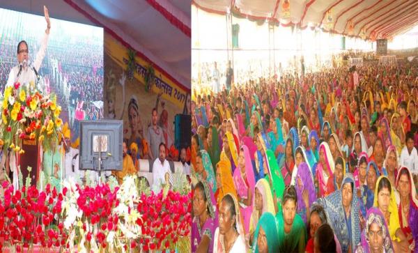 शिवराज सिंह चौहान ने सागर जिले के गढ़ाकोटा में रहस महोत्सव को सम्बोधित किया।