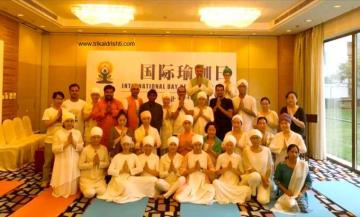 अंतर्राष्ट्रीय योग दिवस पर मुख्यमंत्री श्री चौहान बीजिंग में सामूहिक योग सत्र में हुए शामिल