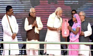 PM launched Pradhan Mantri Ujjwala Yojana at Ballia- 5 crore beneficiaries to be provided cooking gas connections in three years
