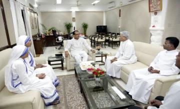 ईसाई समुदाय के प्रतिनिधियों ने दी मुख्यमंत्री को दीपोत्सव की बधाई